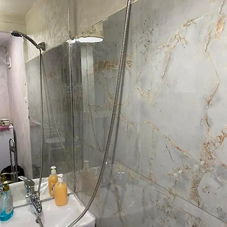 паритон партер Apartment Warna